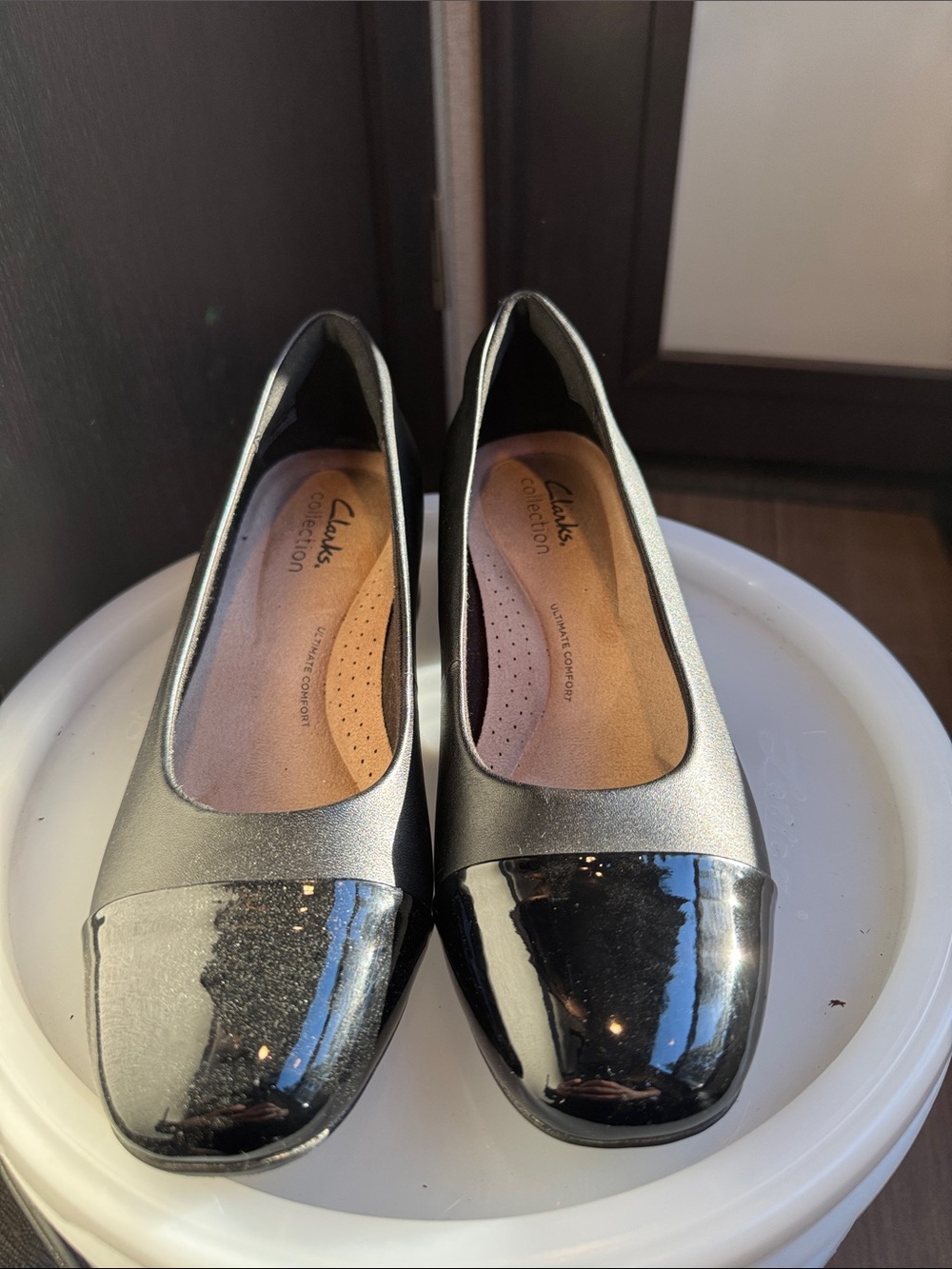 Clarks Marilyn Sara Black Combo Patent Cap Toe Pumps Size 7